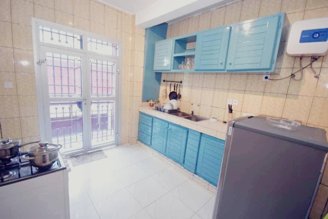 Stone House - Makepe, Douala 아파트 호텔 외부 사진
