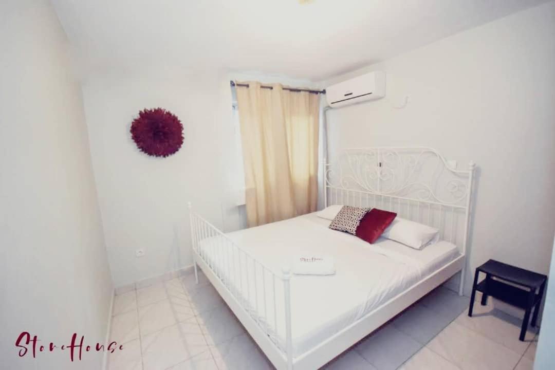 Stone House - Makepe, Douala 아파트 호텔 외부 사진